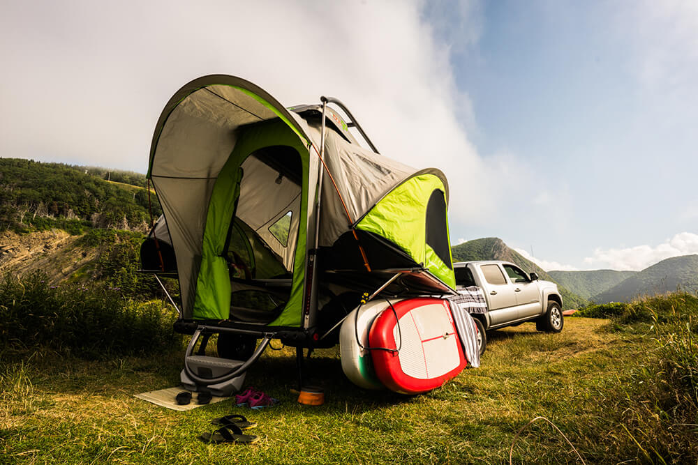 Pop up camper. Adventure кемпинг. Daniel go camping once. Мужчина на кемпинге. Daniel go camping once.