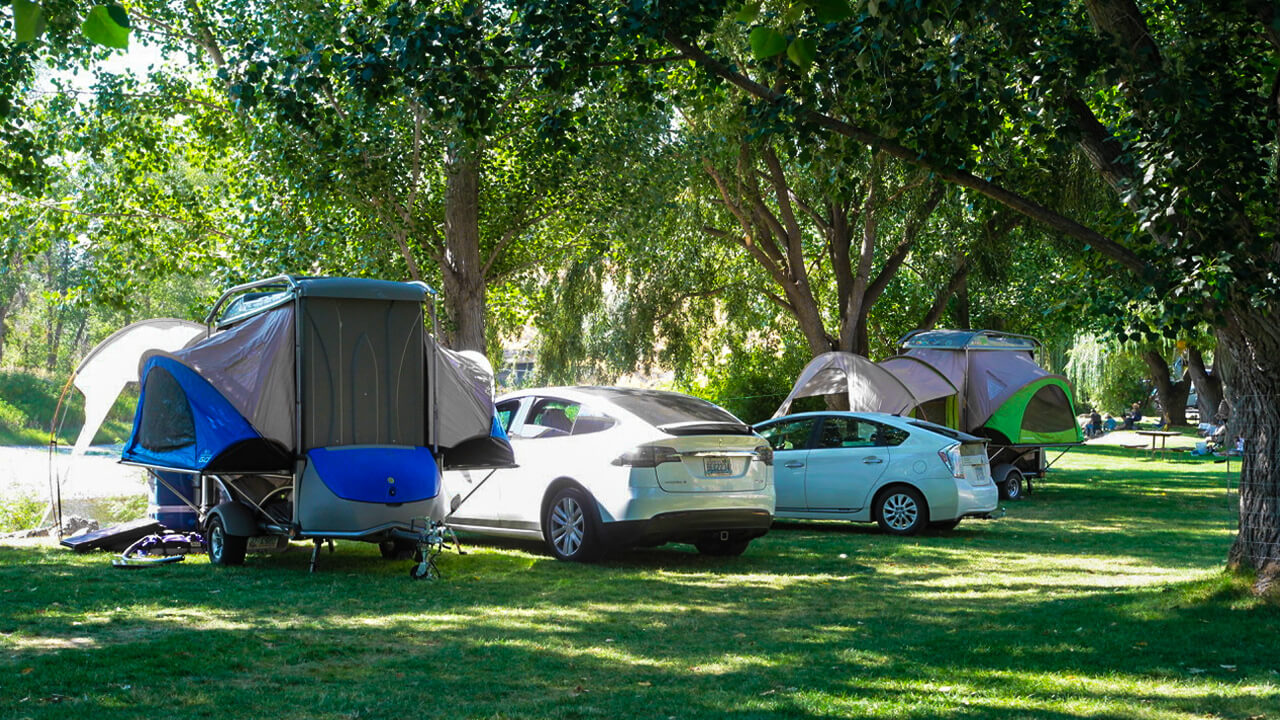 GO Camper with electric and hybrid car