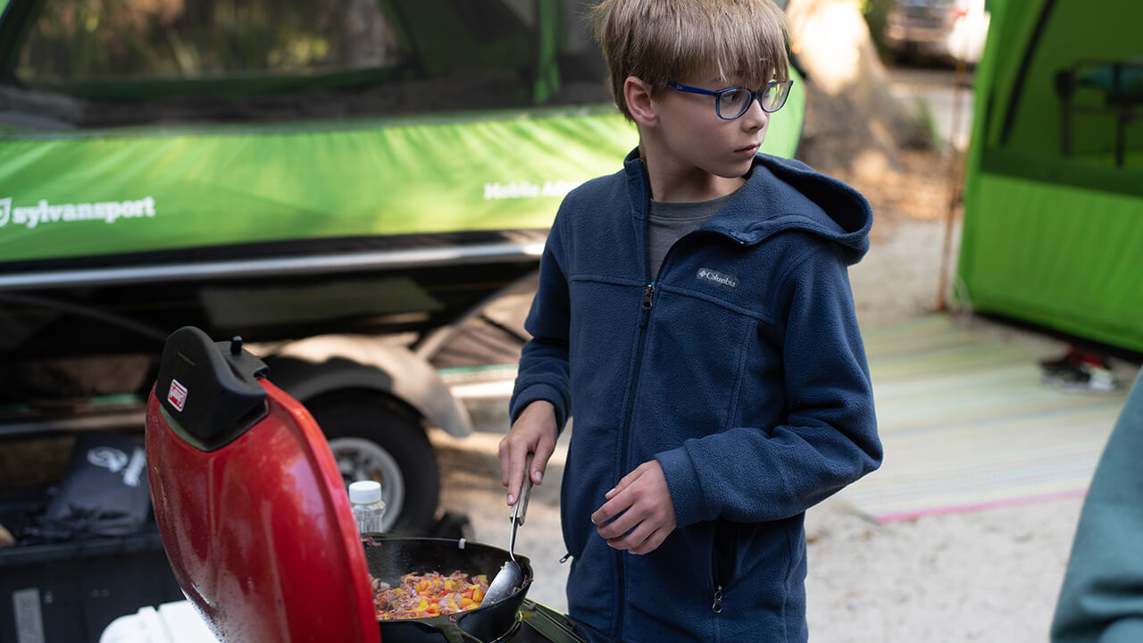 kid cooking