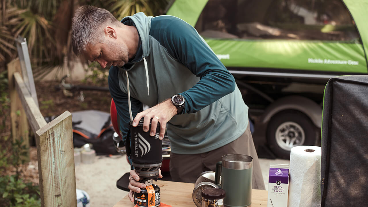 men making coffee