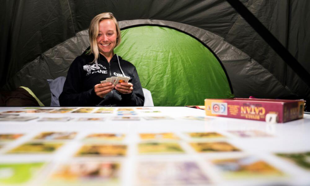 5 Entertaining Camping Games To Play for Couples